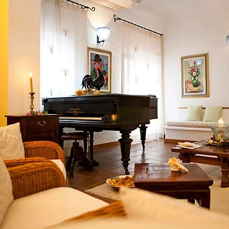 Gallo Nero Hotel